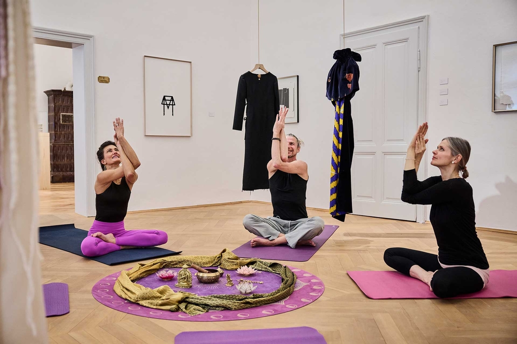 YOGA AT THE GALLERY - a-pp - andreas prachensky